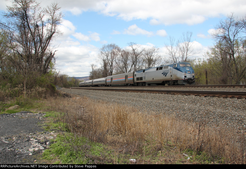 Amtrak 98 heads east with train 42 at milepost 116